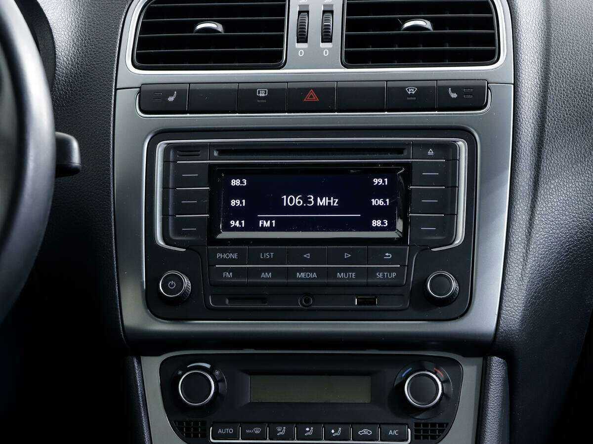 Б/У Фольксваген Поло 2016 года. Фото: #11