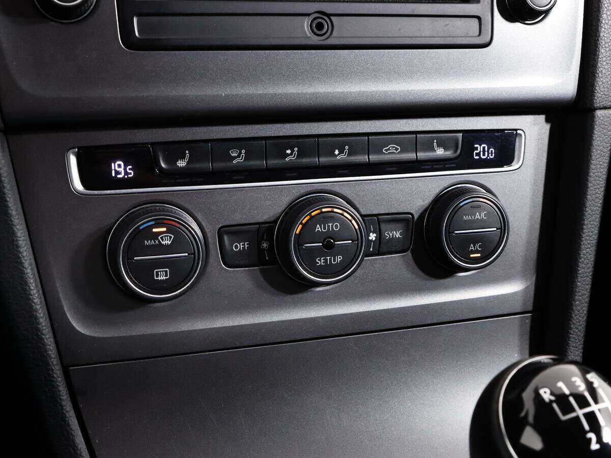 Б/У Фольксваген Гольф 2013 года. Фото: #11