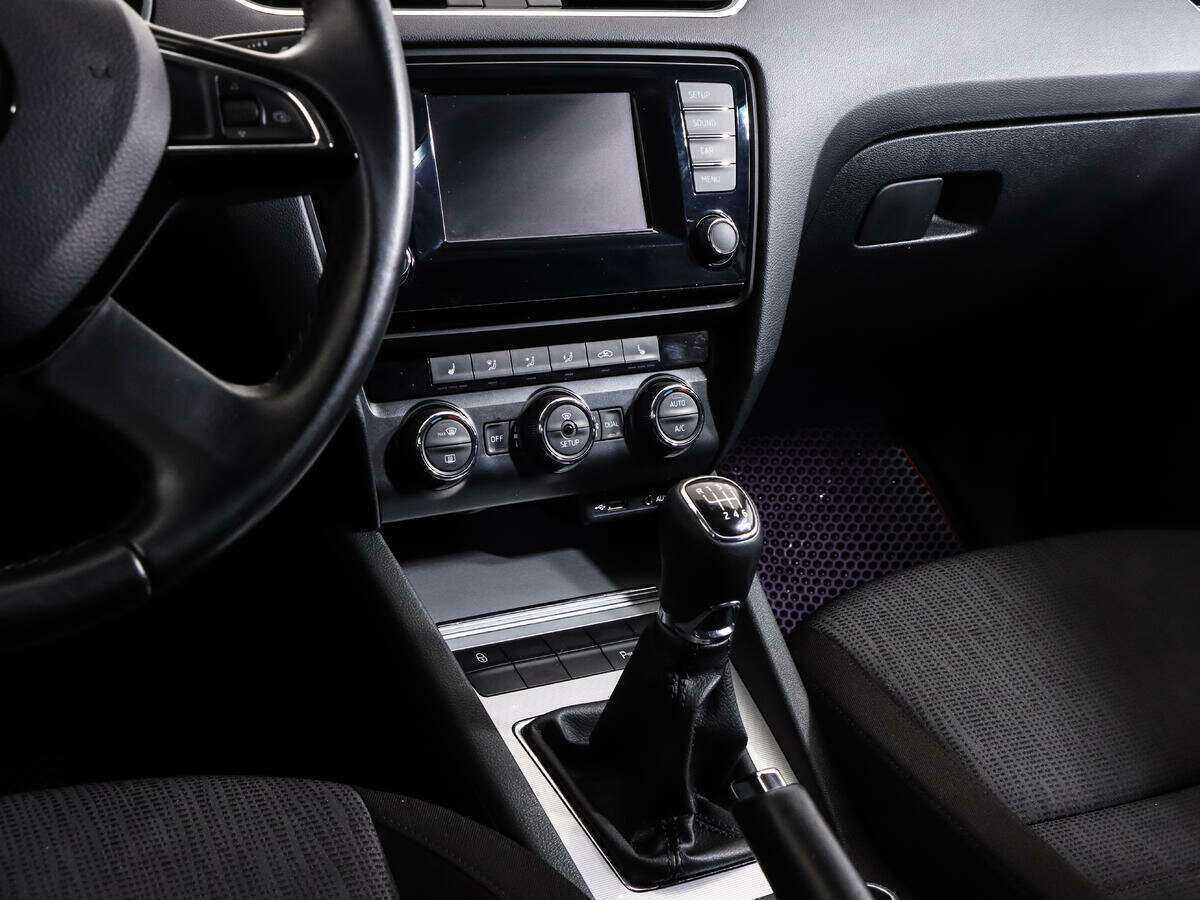 Б/У Шкода Октавия 2015 года. Фото: #9