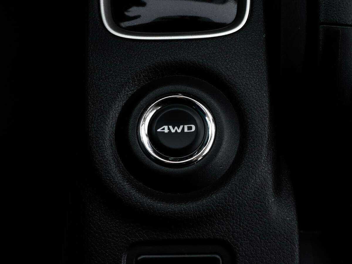 Б/У Митсубиши Оутлэндер 2016 года. Фото: #14