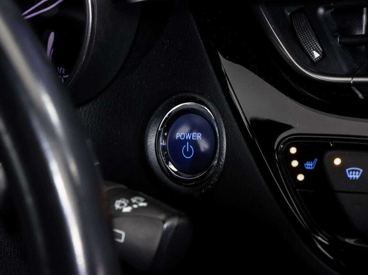 Toyota C-HR 2018 года с пробегом. Фото: #21