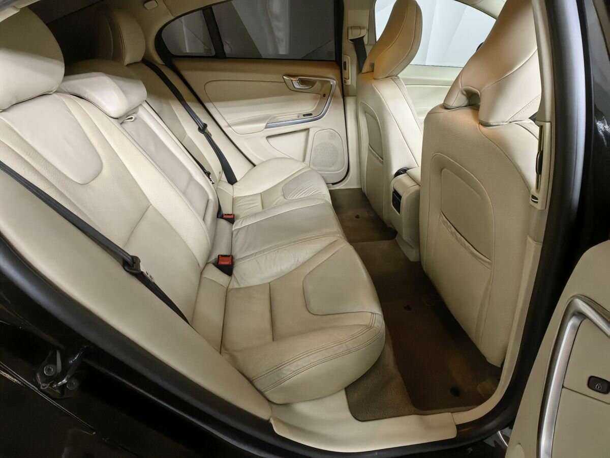 Б/У Вольво С60 2013 года. Фото: #11