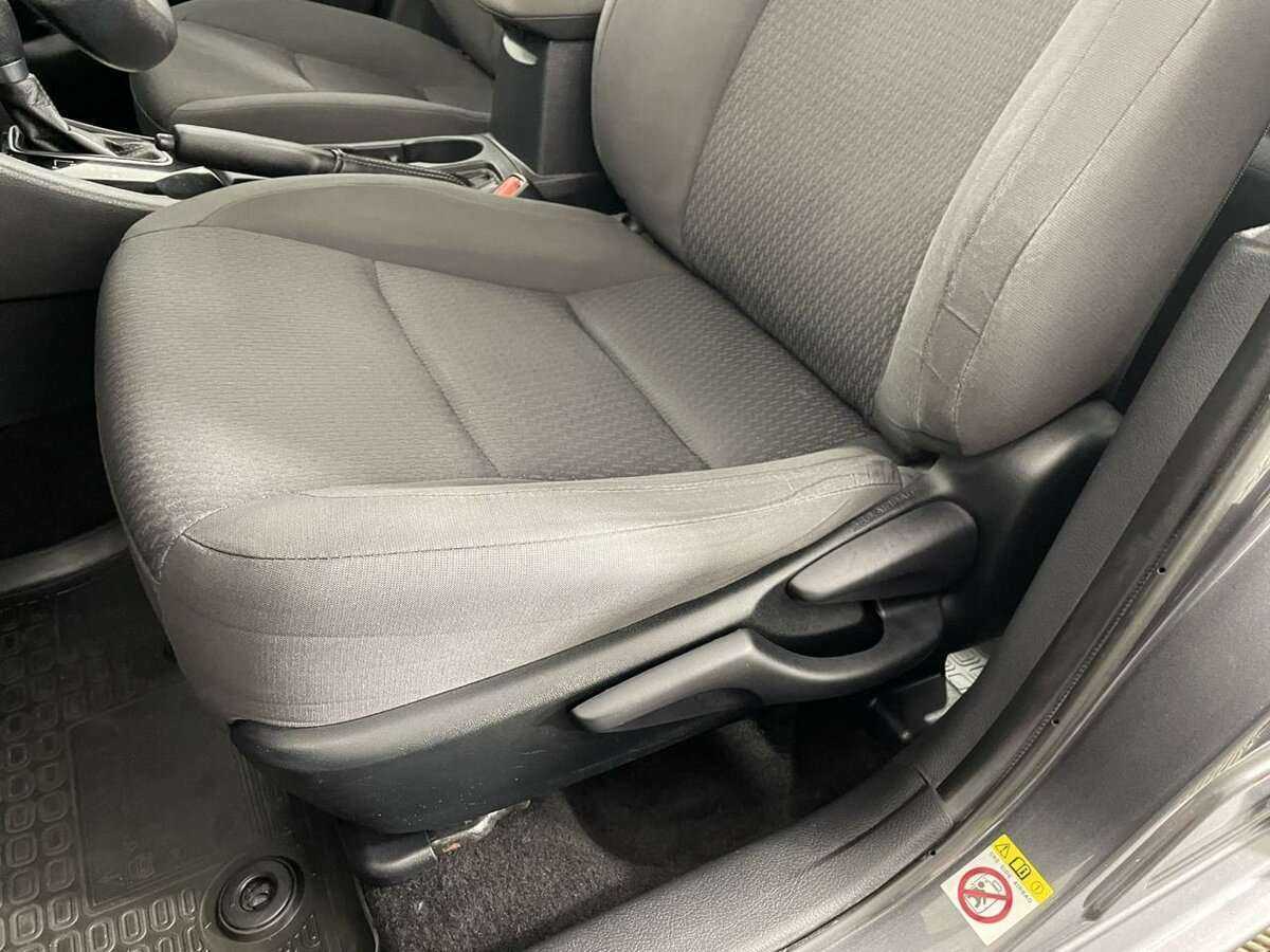 Б/У Тойота Королла 2017 года. Фото: #9