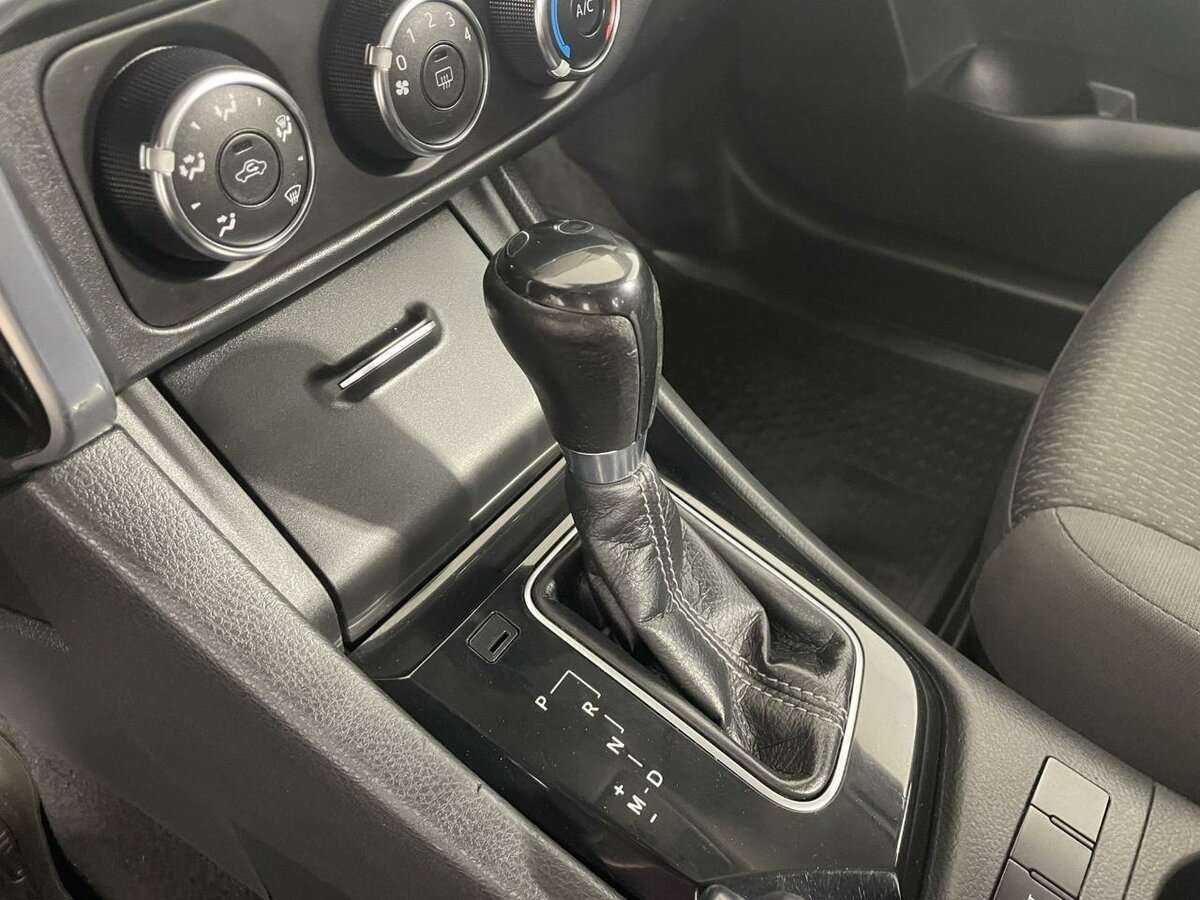 Б/У Тойота Королла 2017 года. Фото: #12