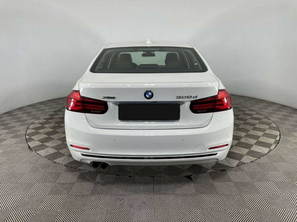 BMW 3 серии 2018 года с пробегом. Фото: #2