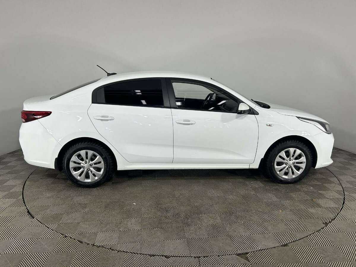 Б/У Киа Рио 2018 года. Фото: #3