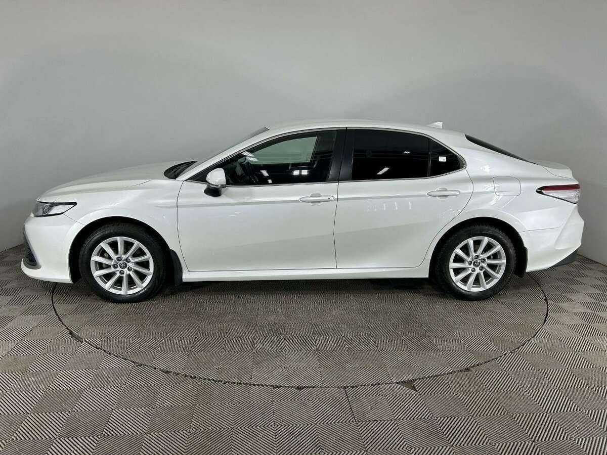 Toyota Camry 2021 года с пробегом. Фото: #4