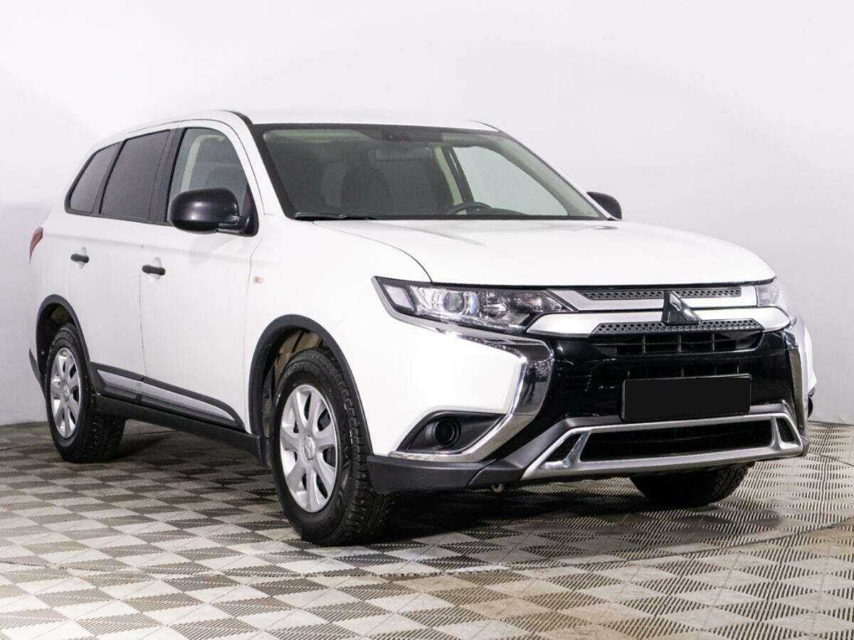 Mitsubishi Outlander 2019 года с пробегом. Фото: #2