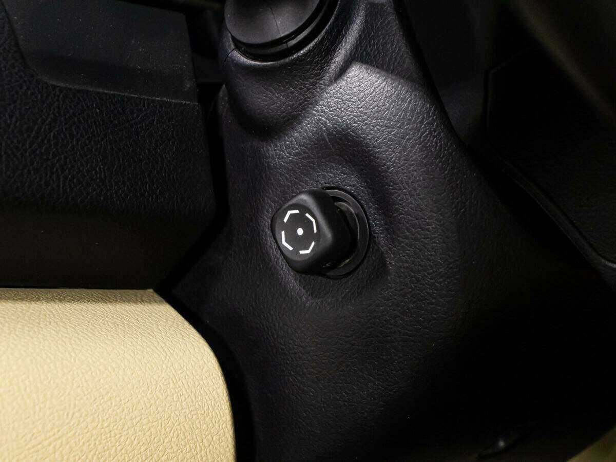 Toyota Camry 2017 года с пробегом. Фото: #16