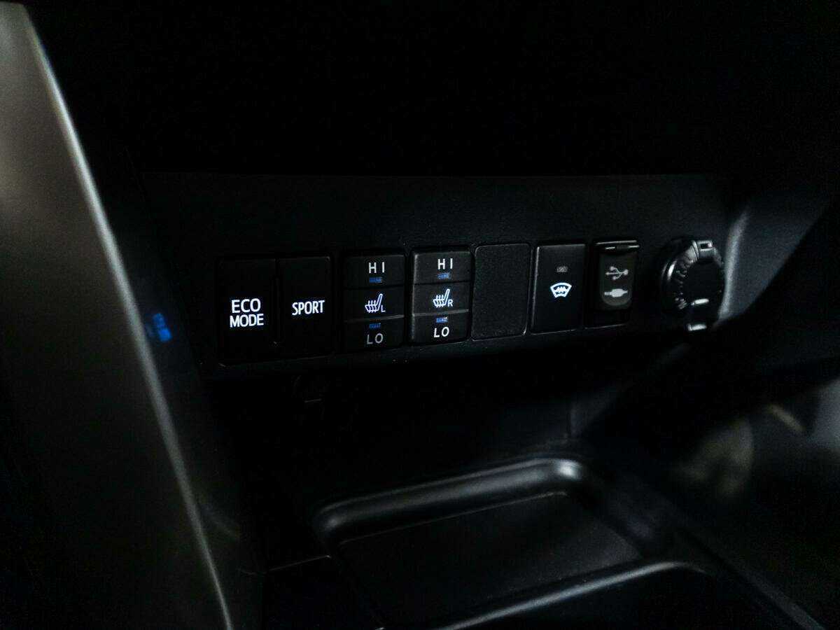 Toyota RAV4 2018 года с пробегом. Фото: #20