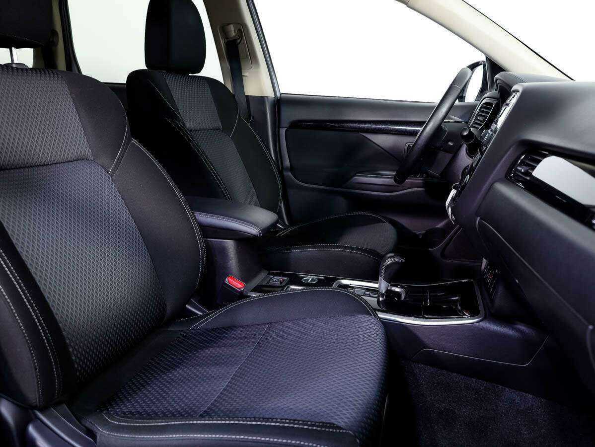 Mitsubishi Outlander 2018 года с пробегом. Фото: #11