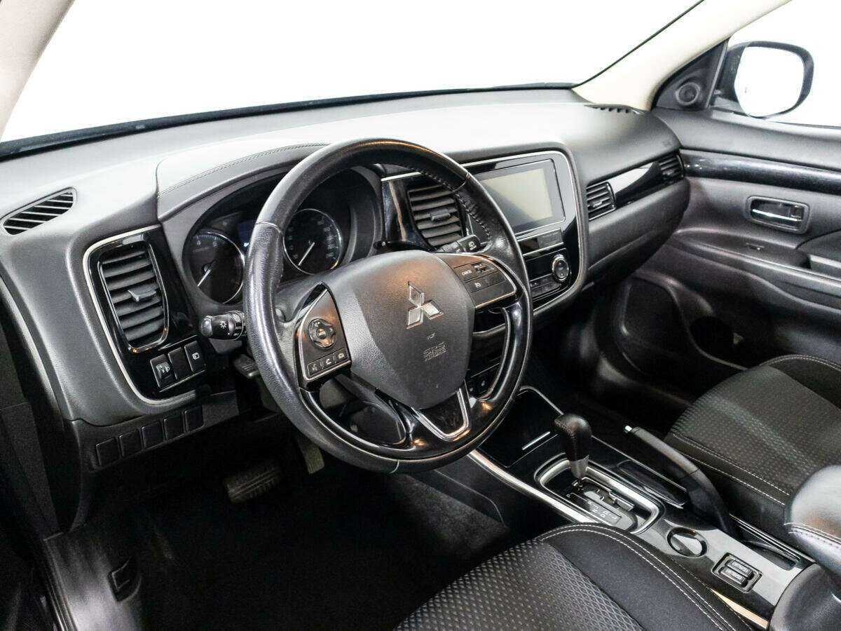 Mitsubishi Outlander 2020 года с пробегом. Фото: #10