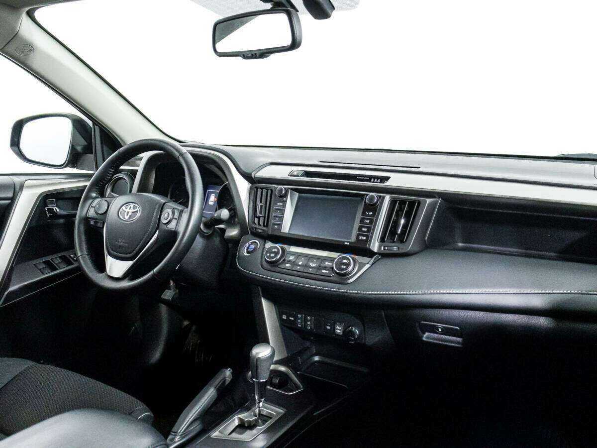 Toyota RAV4 2018 года с пробегом. Фото: #8