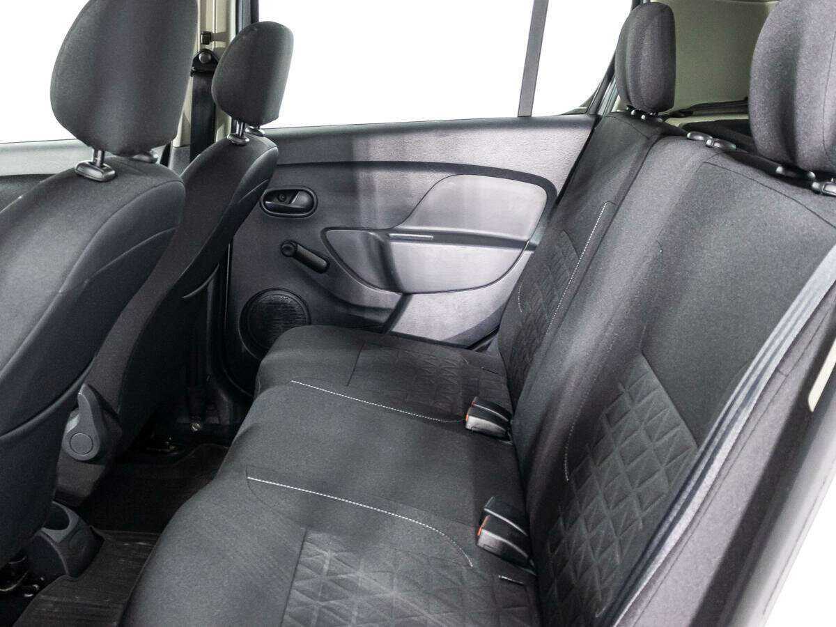 Б/У Рено Сандеро 2015 года. Фото: #9