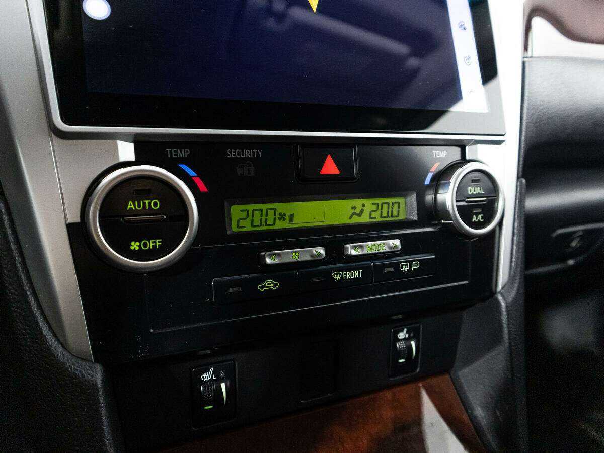 Б/У Тойота Камри 2012 года. Фото: #14