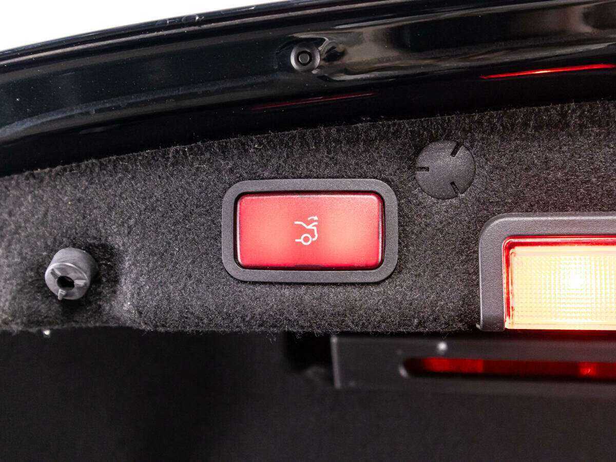 Mercedes-Benz C-Класс 2018 года с пробегом. Фото: #14