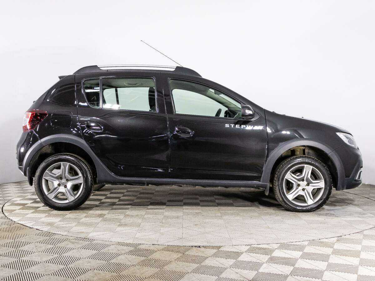 Б/У Рено Сандеро 2018 года. Фото: #3