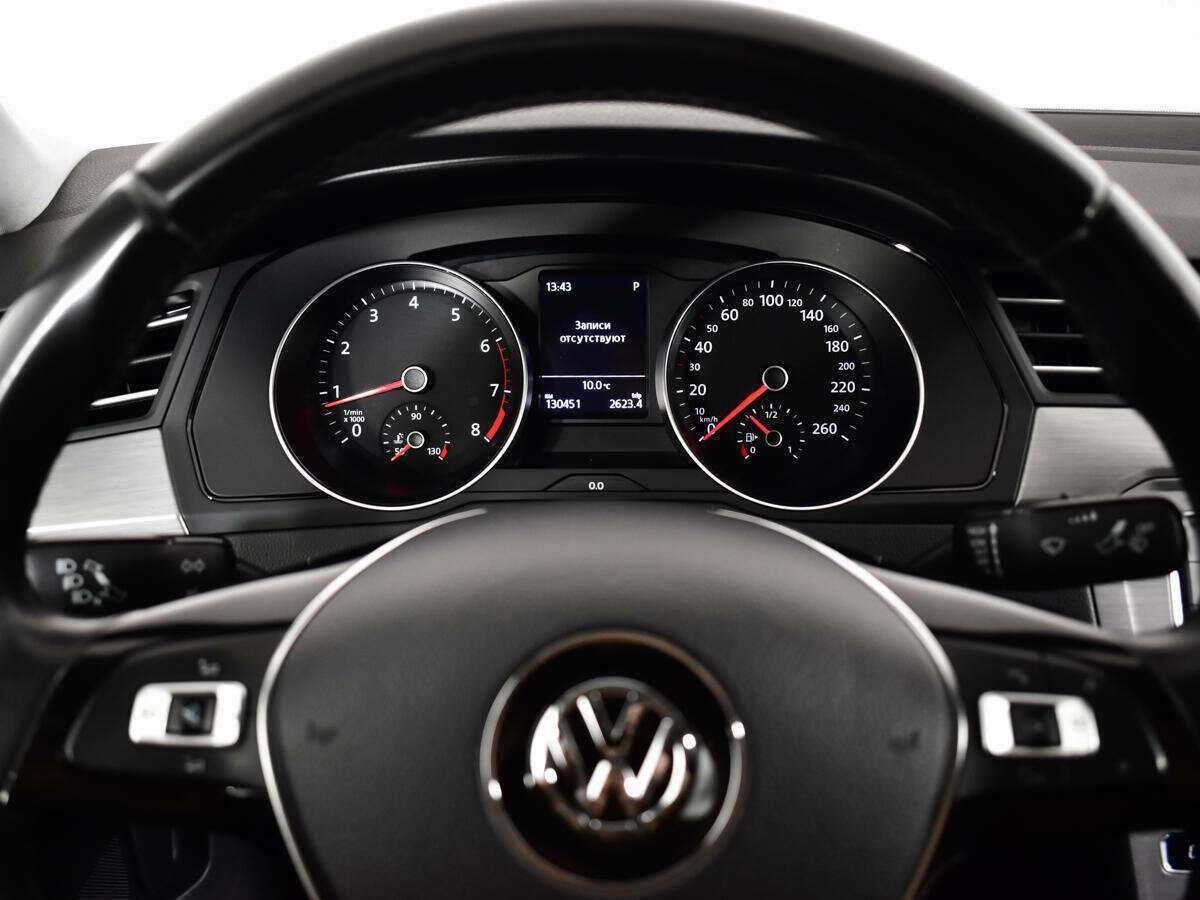 Б/У Фольксваген Пассат 2017 года. Фото: #10