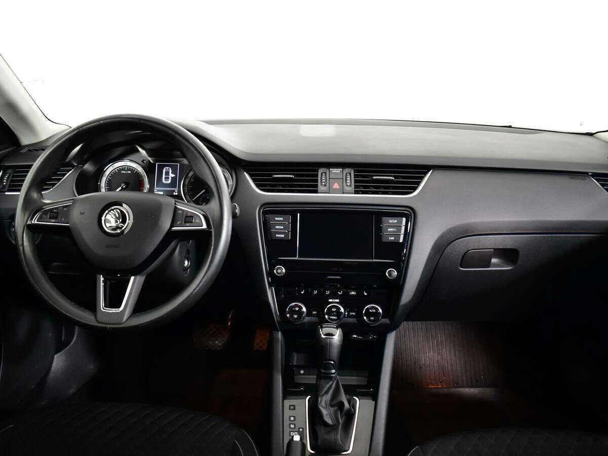 Б/У Шкода Октавия 2017 года. Фото: #8