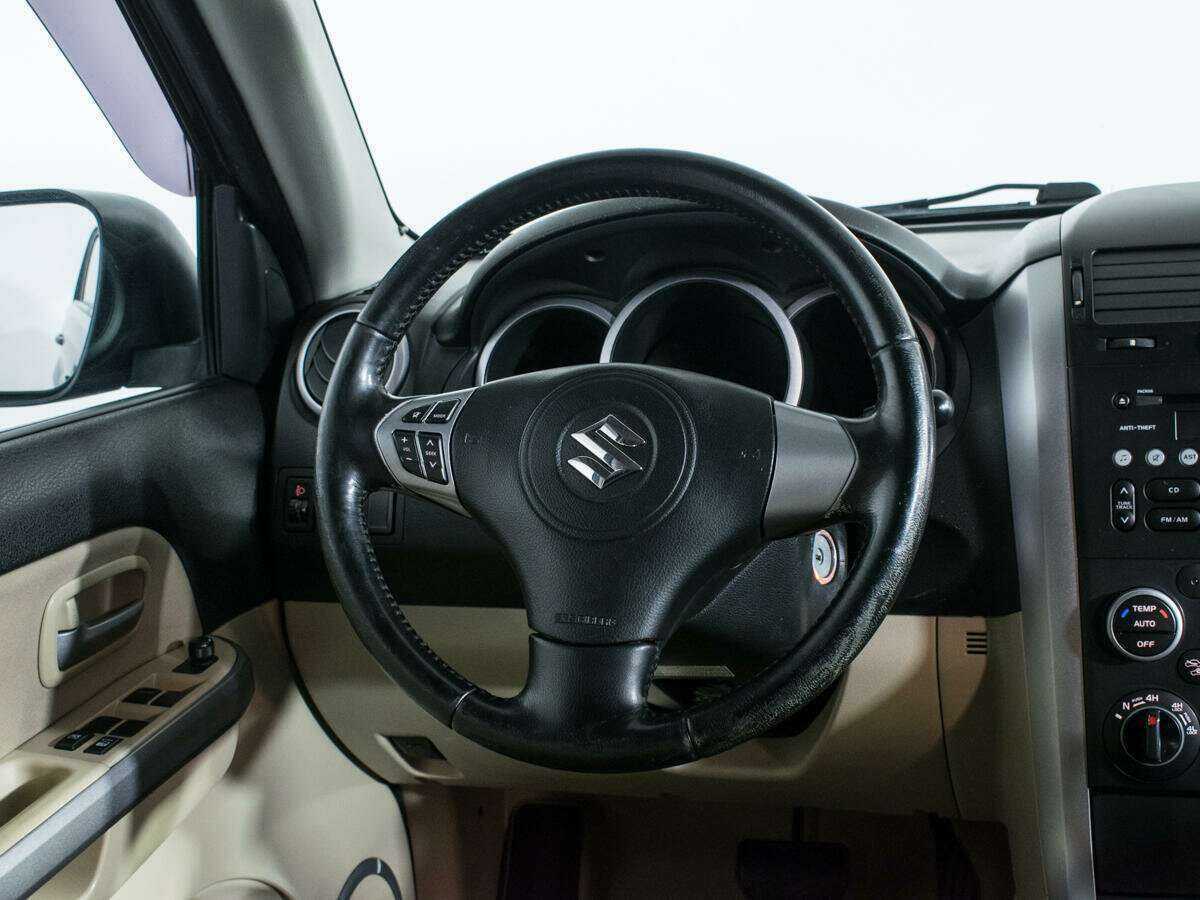 Б/У Сузуки Гранд Витара 2013 года. Фото: #13