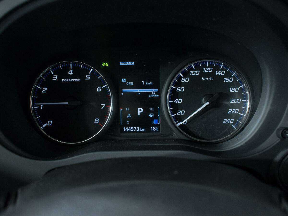 Б/У Митсубиши Оутлэндер 2017 года. Фото: #9