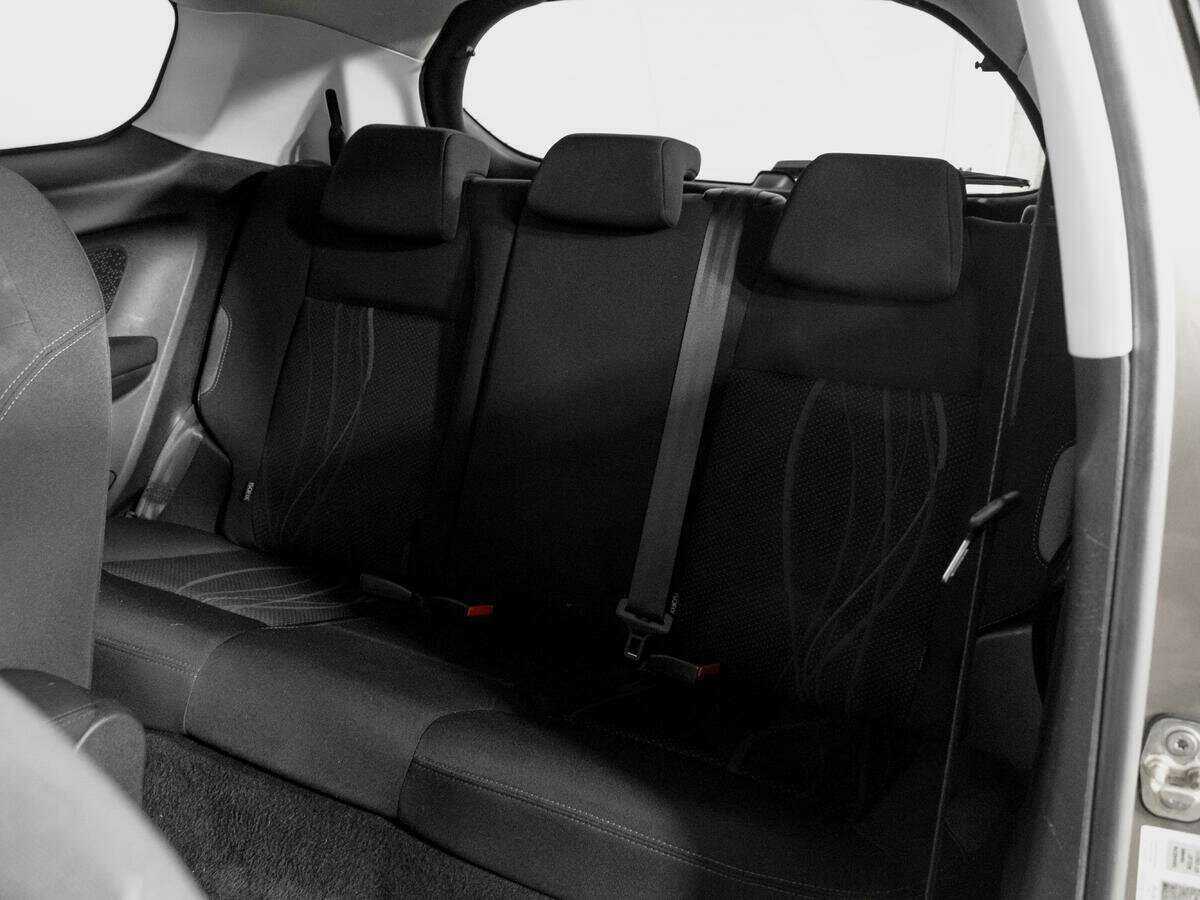 Б/У Пежо 208 2013 года. Фото: #9