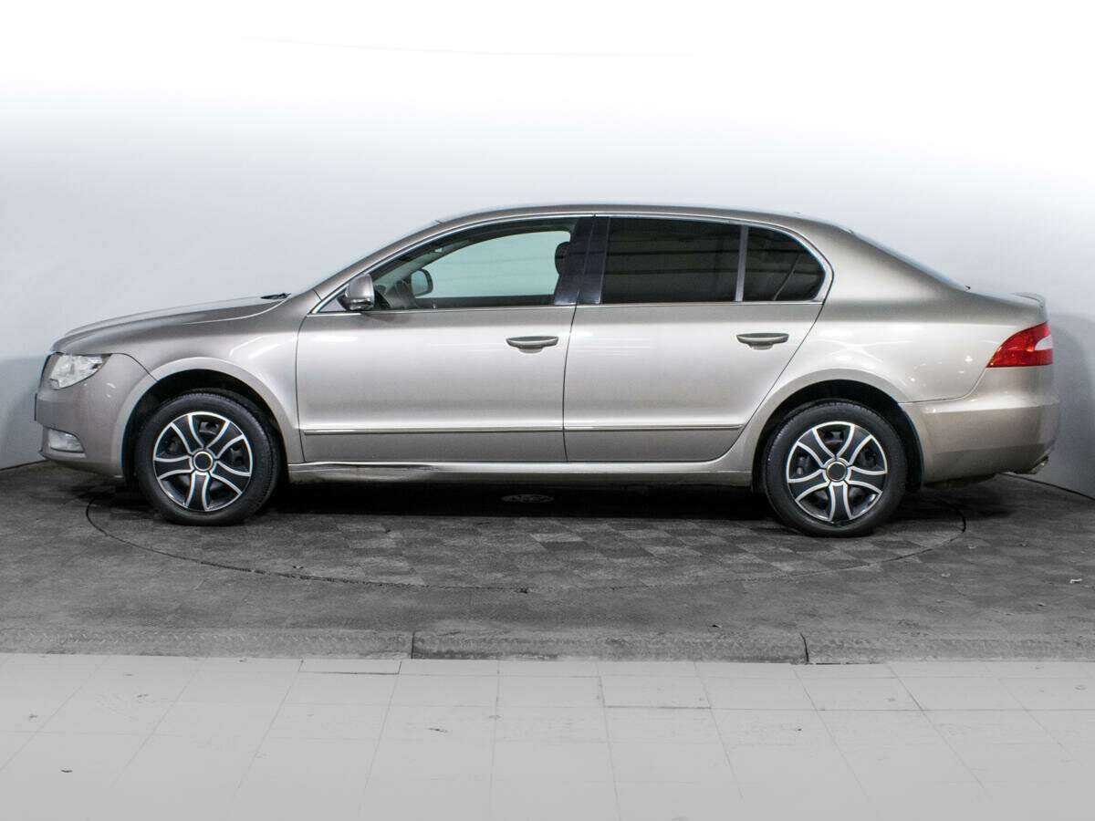 Б/У Шкода Суперб 2013 года. Фото: #7