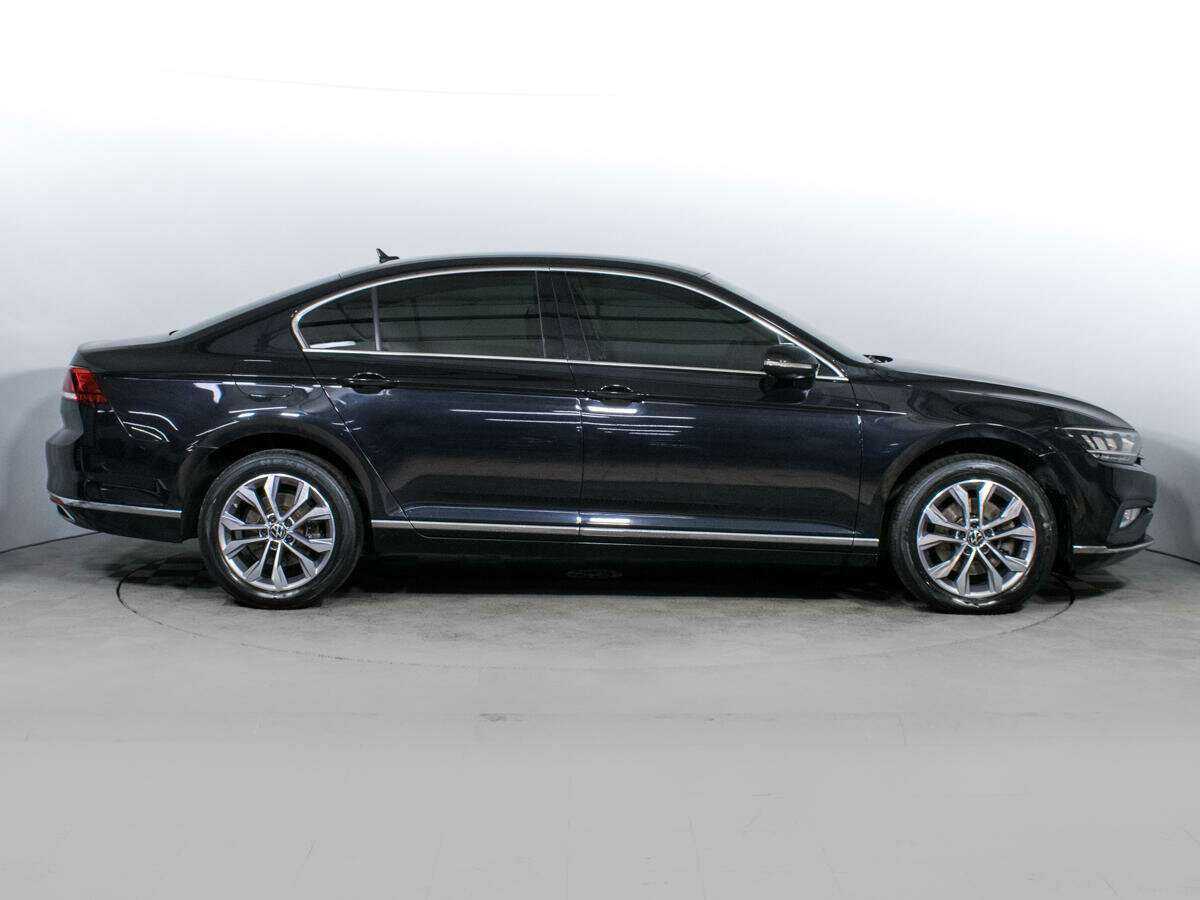 Volkswagen Passat 2021 года с пробегом. Фото: #3