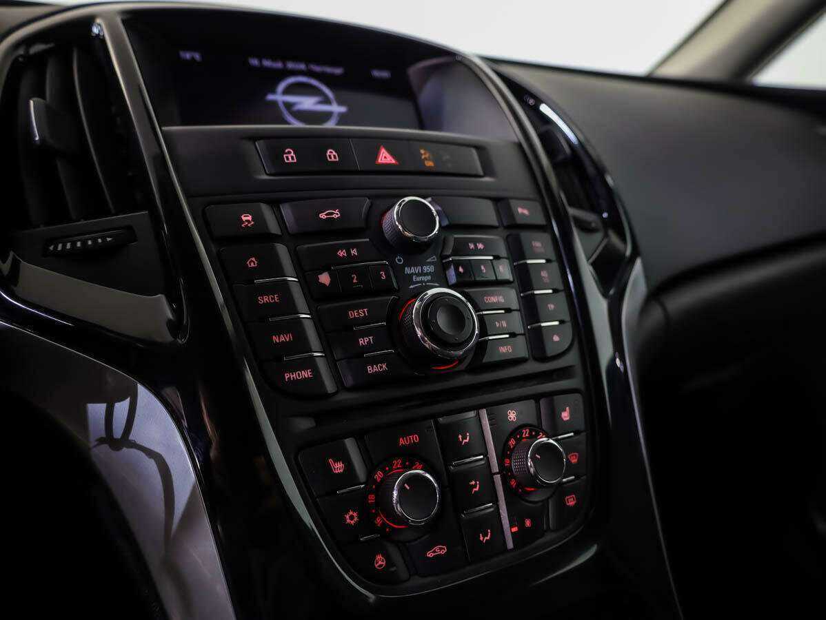 Opel Astra 2015 года с пробегом. Фото: #12