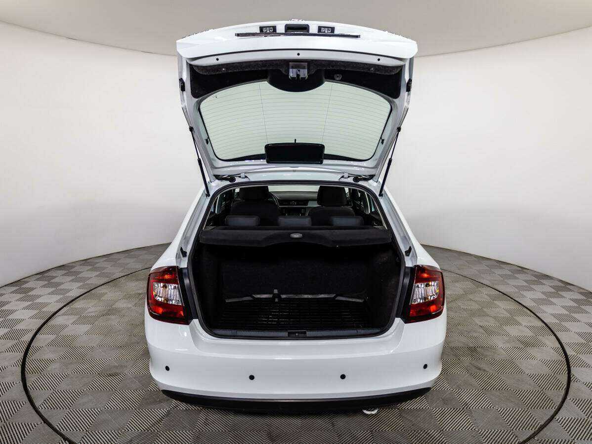 Б/У Шкода Рапид 2017 года. Фото: #12