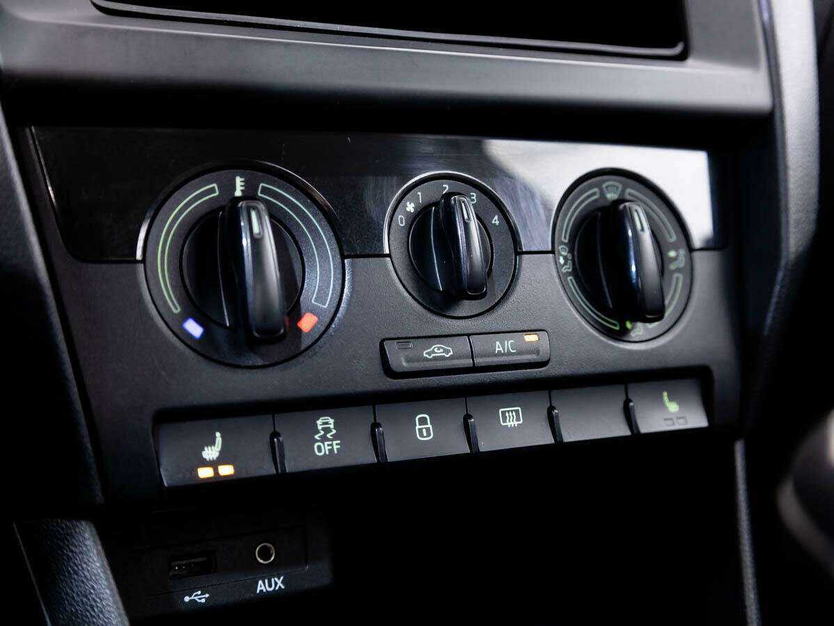 Б/У Шкода Рапид 2017 года. Фото: #17