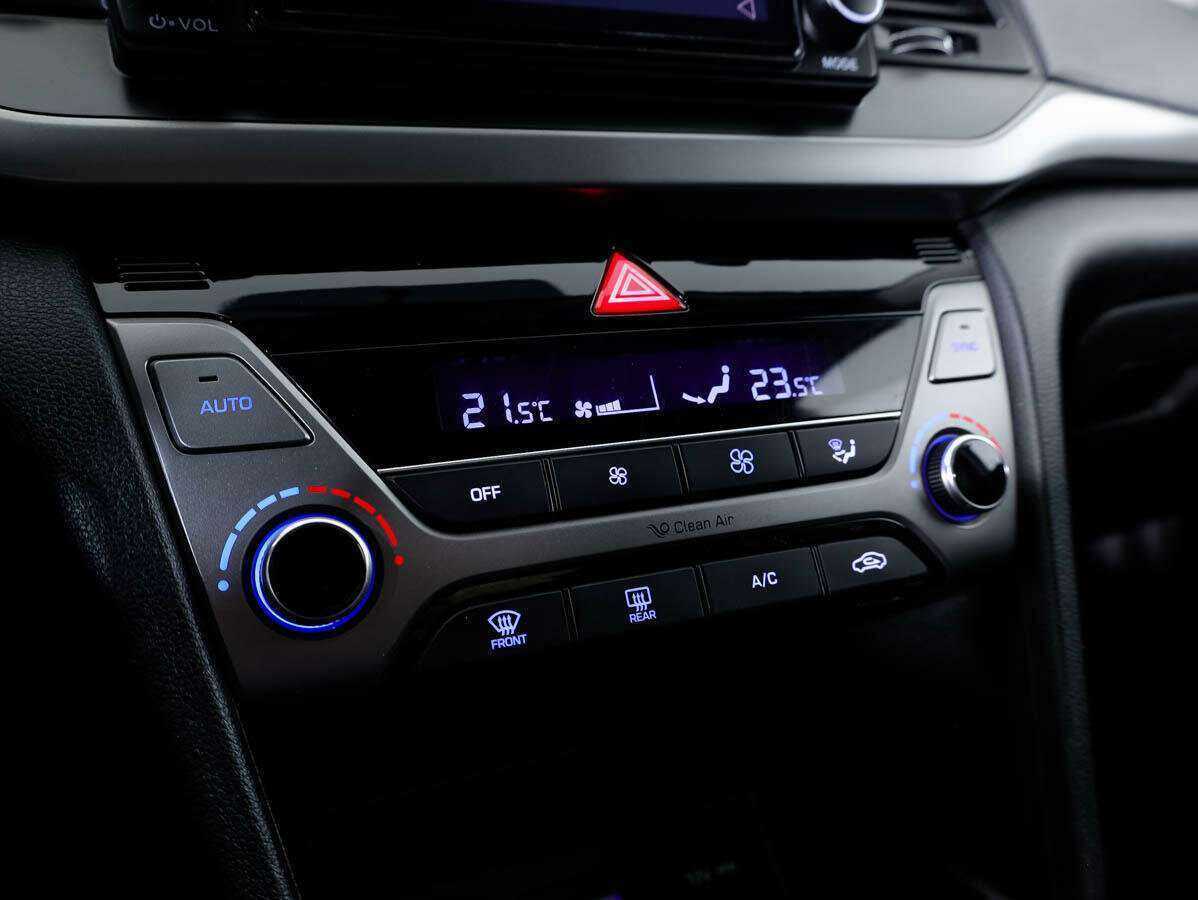 Б/У Хендай Елантра 2018 года. Фото: #15