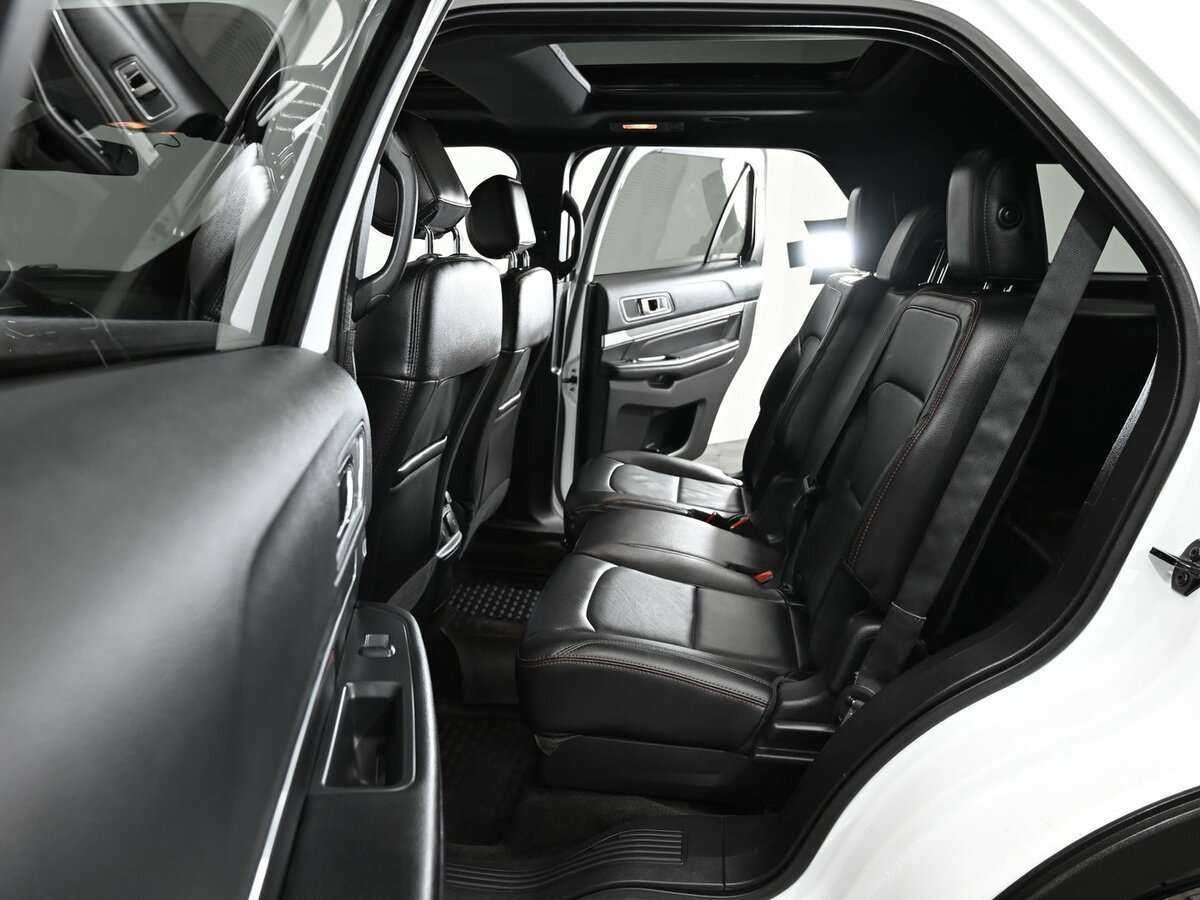 Ford Explorer 2015 года с пробегом. Фото: #17