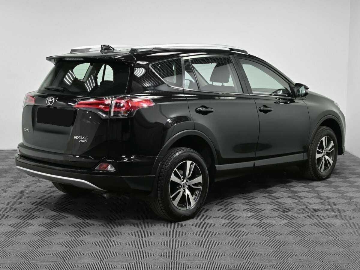Toyota RAV4 2018 года с пробегом. Фото: #1