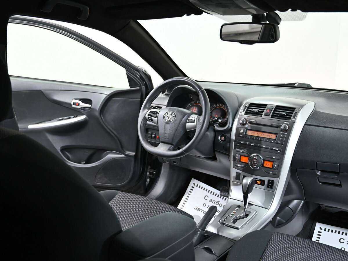 Б/У Тойота Королла 2013 года. Фото: #4