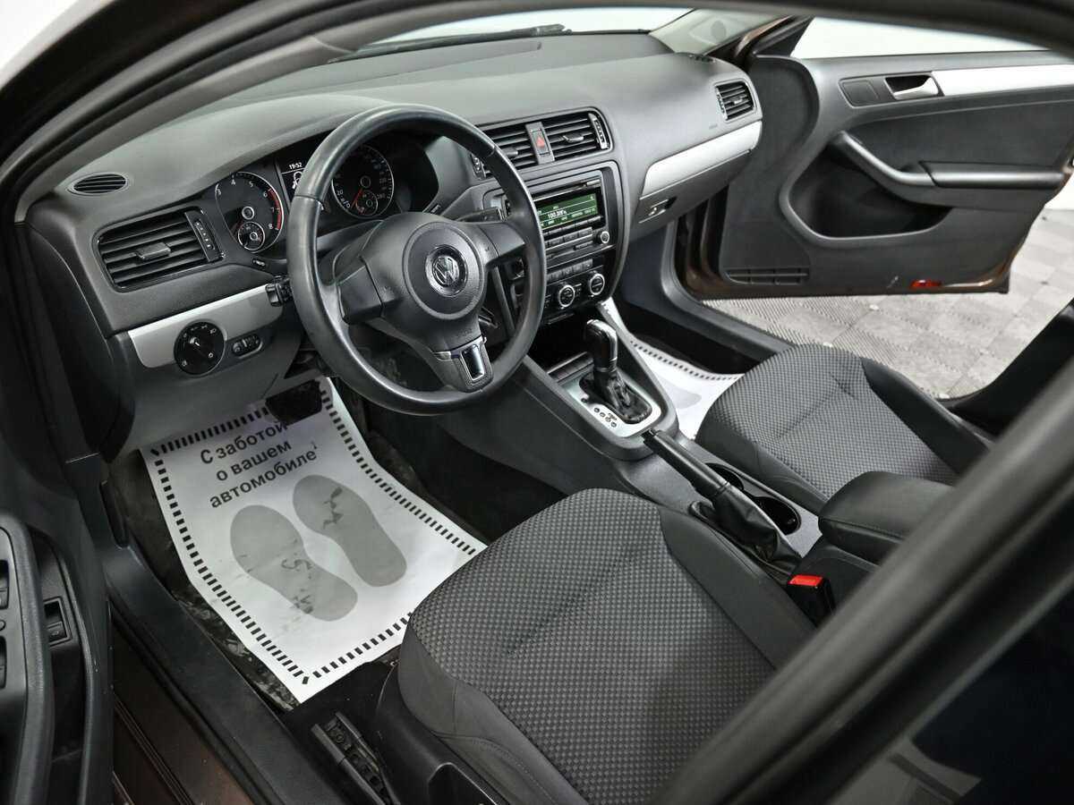 Б/У Фольксваген Джетта 2013 года. Фото: #4