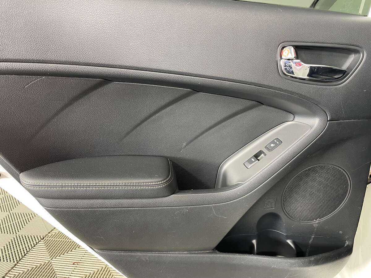 Б/У Киа Церато 2014 года. Фото: #15