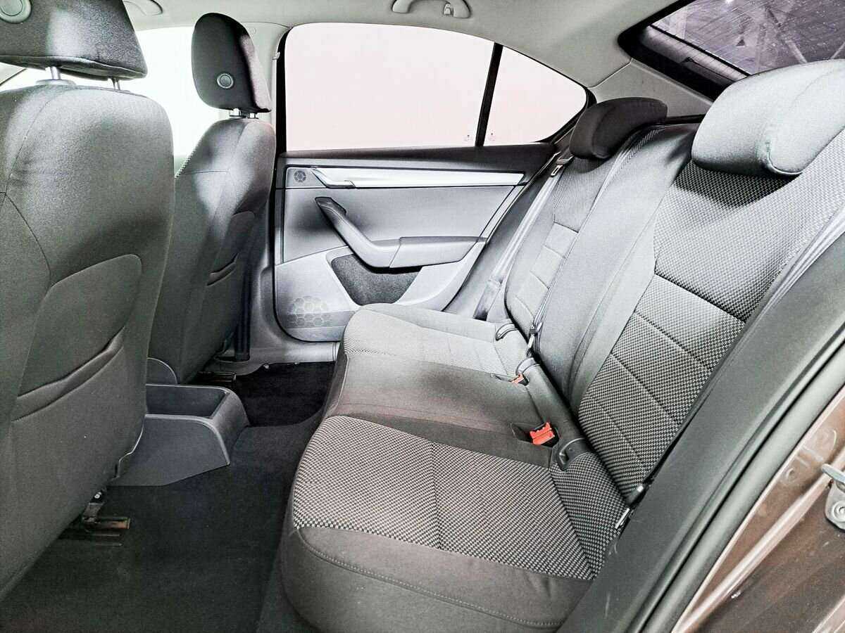 Б/У Шкода Октавия 2014 года. Фото: #8