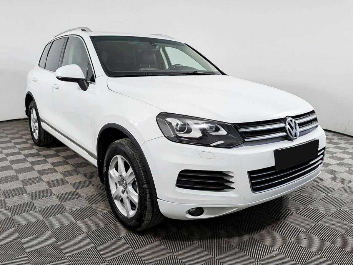 Volkswagen Touareg 2012 года с пробегом. Фото: #2