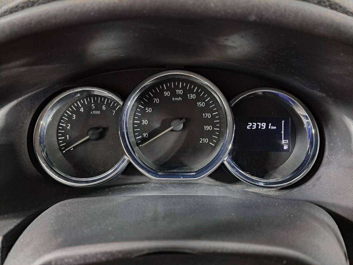 Б/У Рено Логан 2021 года. Фото: #10