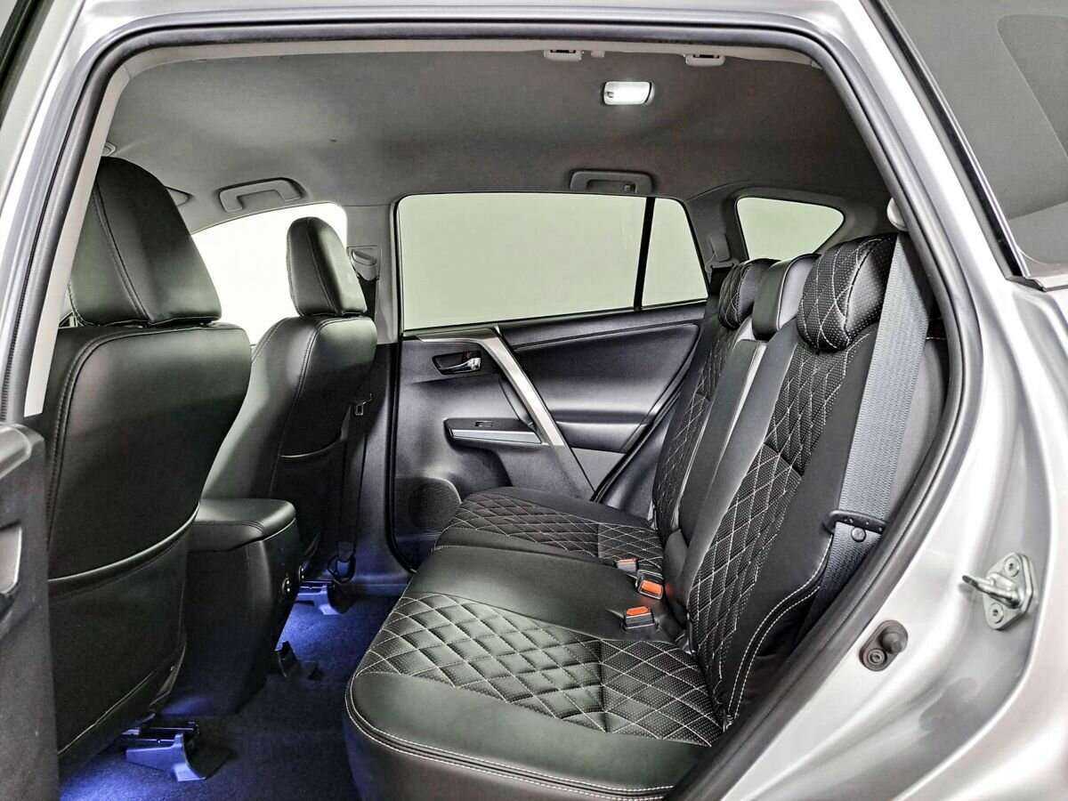 Toyota RAV4 2015 года с пробегом. Фото: #6