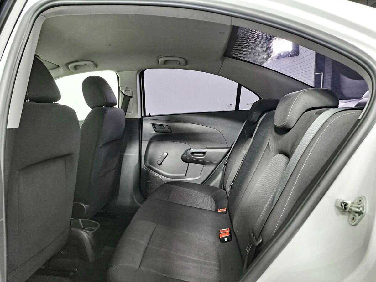 Б/У Шевроле Авео 2013 года. Фото: #9