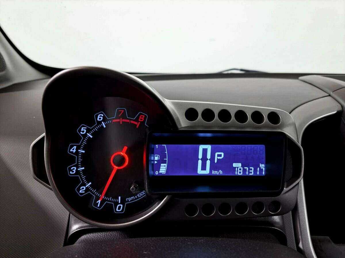 Б/У Шевроле Авео 2013 года. Фото: #10