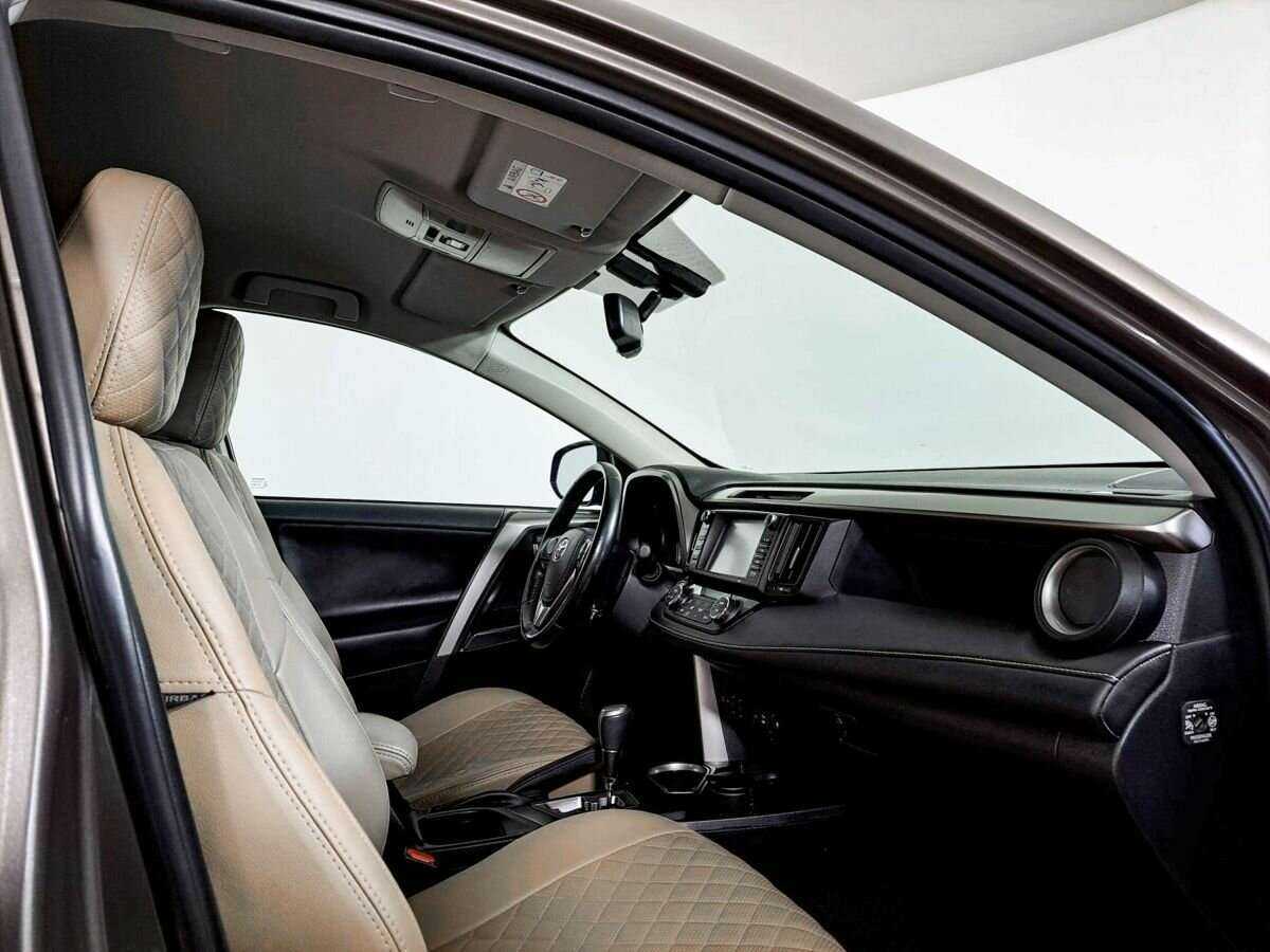 Toyota RAV4 2019 года с пробегом. Фото: #9