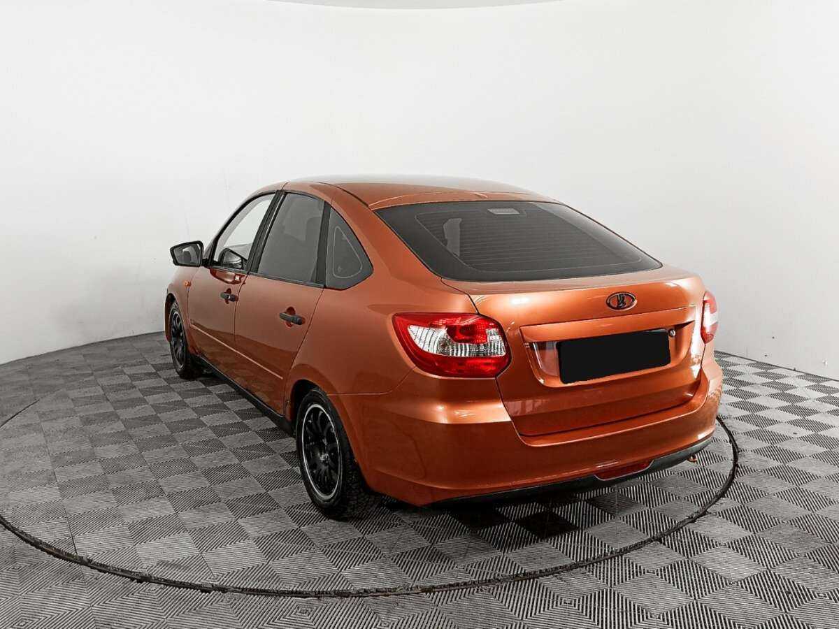 Б/У Лада (ВАЗ) Гранта 2015 года. Фото: #6