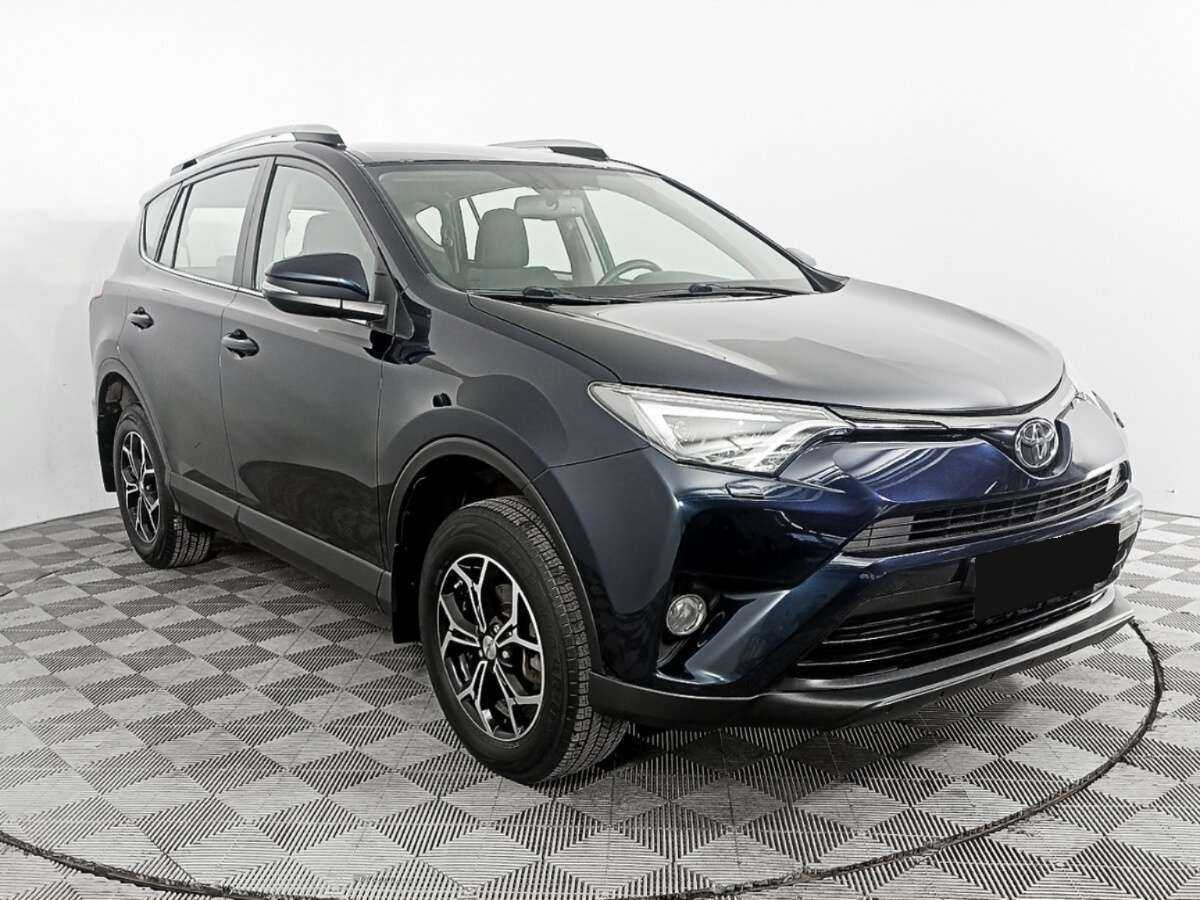 Toyota RAV4 2018 года с пробегом. Фото: #2