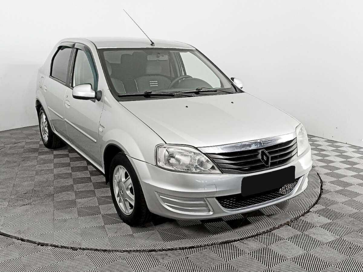 Б/У Рено Логан 2012 года. Фото: #2