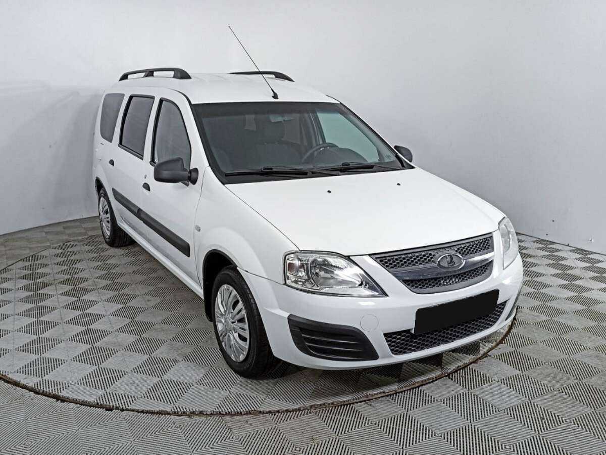 Б/У Лада (ВАЗ) Ларгус 2017 года. Фото: #2