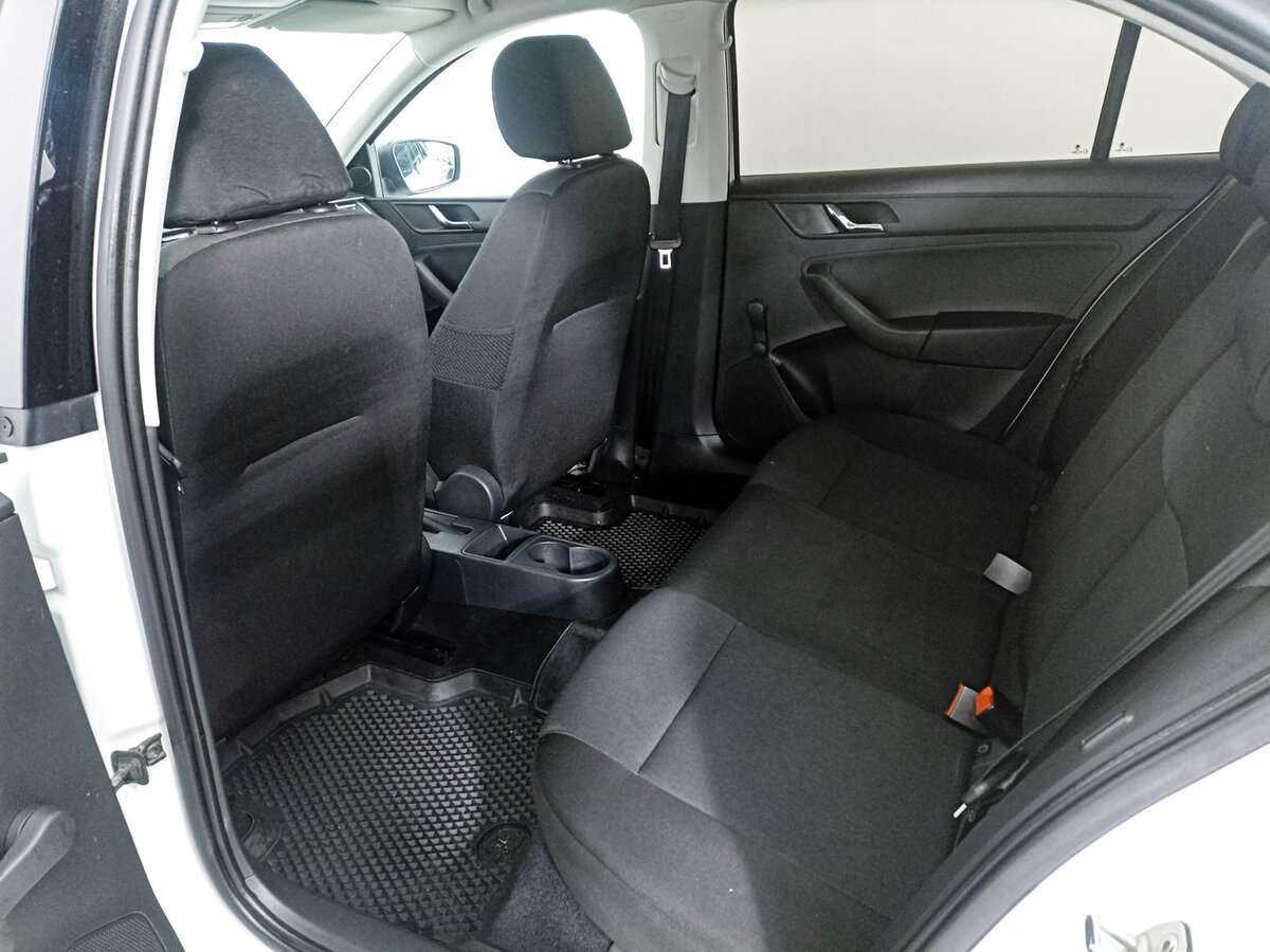 Б/У Шкода Рапид 2017 года. Фото: #11