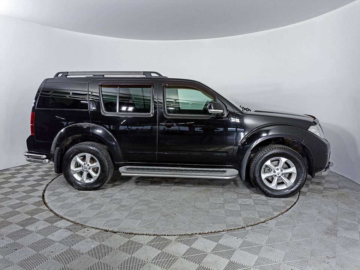 Б/У Ниссан Патфайндер 2014 года. Фото: #2